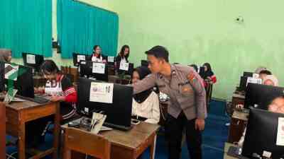 Polres Blitar Edukasi Ratusan Pelajar Soal AI Antisipasi Deepfake dan Hoaks