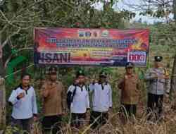 Anggota Polsek Panggungrejo Pasang Bener, Ajak Warga Cegah Karhutla saat Musim Kemarau