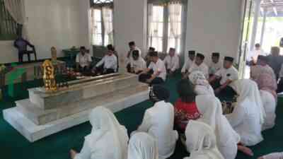 Jelang Hari Jadi ke-702, Bupati Blitar Pimpin Ziarah Makam Leluhur