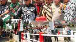 Bupati Blitar Rijanto dan Kapolres Blitar AKBP Ardhy Zul Hasibih Nasution Meresmikan Jembatan Merah Putih Presisi i Lingkungan Jatikeplek Kelurahan Klemunan Kecamatan Wlingi Kabupaten Blitar