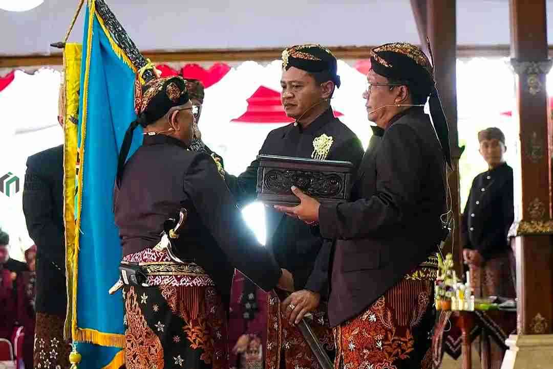 Bupati Blitar Rijanto dan Wakil Bupati Blitar Beky Herdihansah di Acara Pisowanan Agung Hari Jadi Blitar ke 702