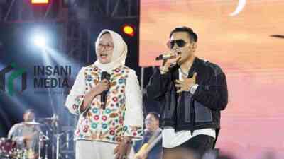 Bupati Kebumen Lilis Nuryani Bersama Judika saat Kebumen Fest 2026