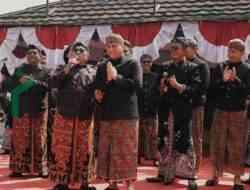 Kapolres Blitar Hadiri Pisowanan Agung, Hari Jadi Blitar Ke-702, Dukung Pelestarian Budaya Blitar Berdaya Berjaya