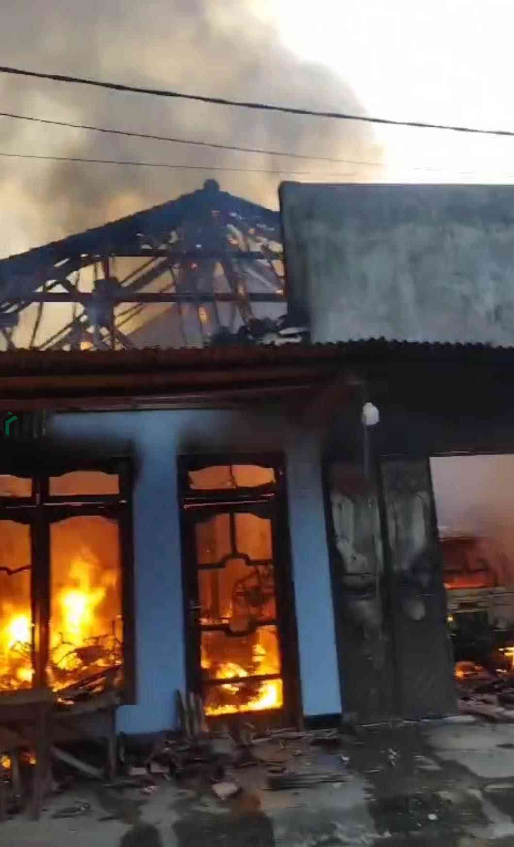 Mobil Dipanaskan Malah Terbakar, Rumah Warga Srengat Blitar Ikut Dilalap Api, Segini Kerugiannya Kebakaran Rumah di Kecamatan Srengat Diduga Akibat Mobil yang Dipanasi