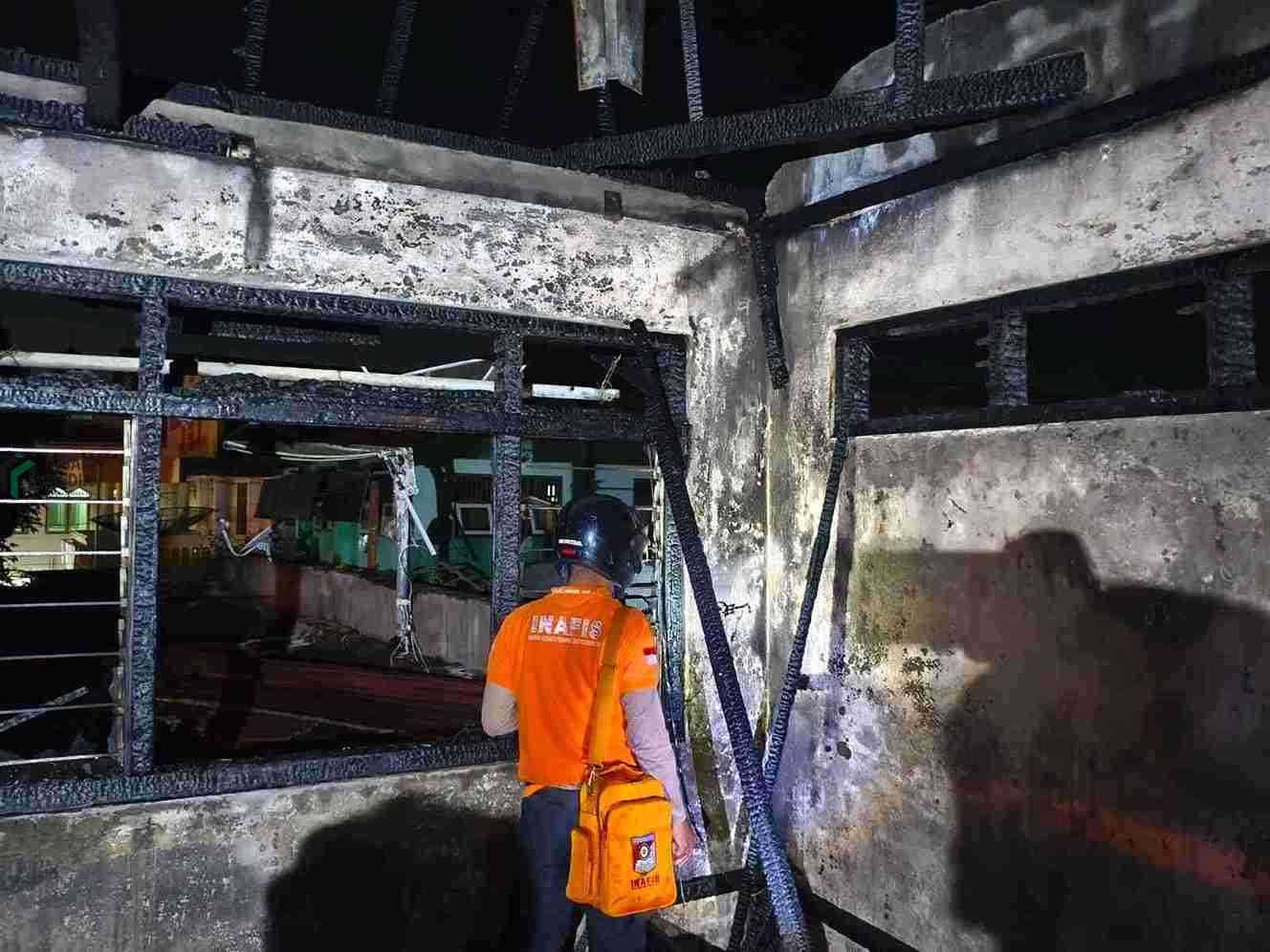 Api Lahap Rumah di Pangenrejo, Purworejo Lansia 92 Tahun Meregang Nyawa Kebakaran menghanguskan sebuah rumah warga di Kelurahan Pangenrejo RW 02 Kecamatan Purworejo Kabupaten Purworejo Menyebabkan Sukrisno 92 Meninggal Dunia