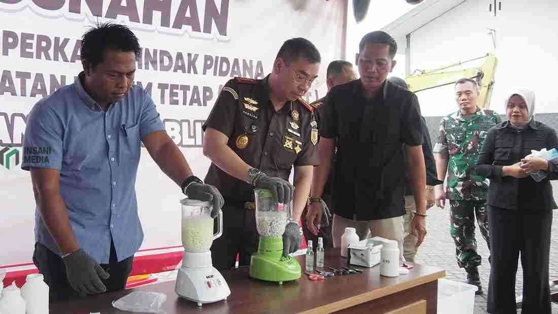 Kejari Blitar Musnahkan Puluhan Ribu Pil Dobel L, Sabu, hingga Ratusan Tanaman Ganja, Begini Caranya Kejari Blitar Memusnahkan Narkoba Jenis Pil Dobel L Sabu hingga Ganja
