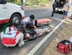 Motor Bertabrakan dengan Mobil di Gebang Perworejo, Dua Korban Dilarikan ke RSUD Tjitrowardojo