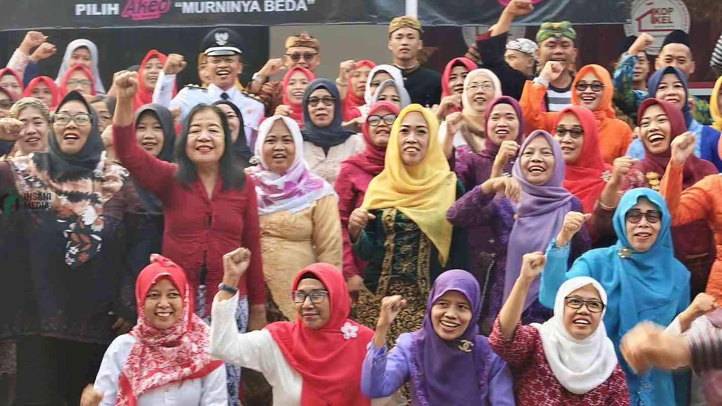 Pedagang Pasar Ngadirejo Kota Kediri Kompak Rayakan HUT RI ke-81 dengan Baju Adat Pedagang Pasar Ngadirenggo Kota Kediri Rayakan HUT RI ke 81 dengan Kenakan Pakaian Adat