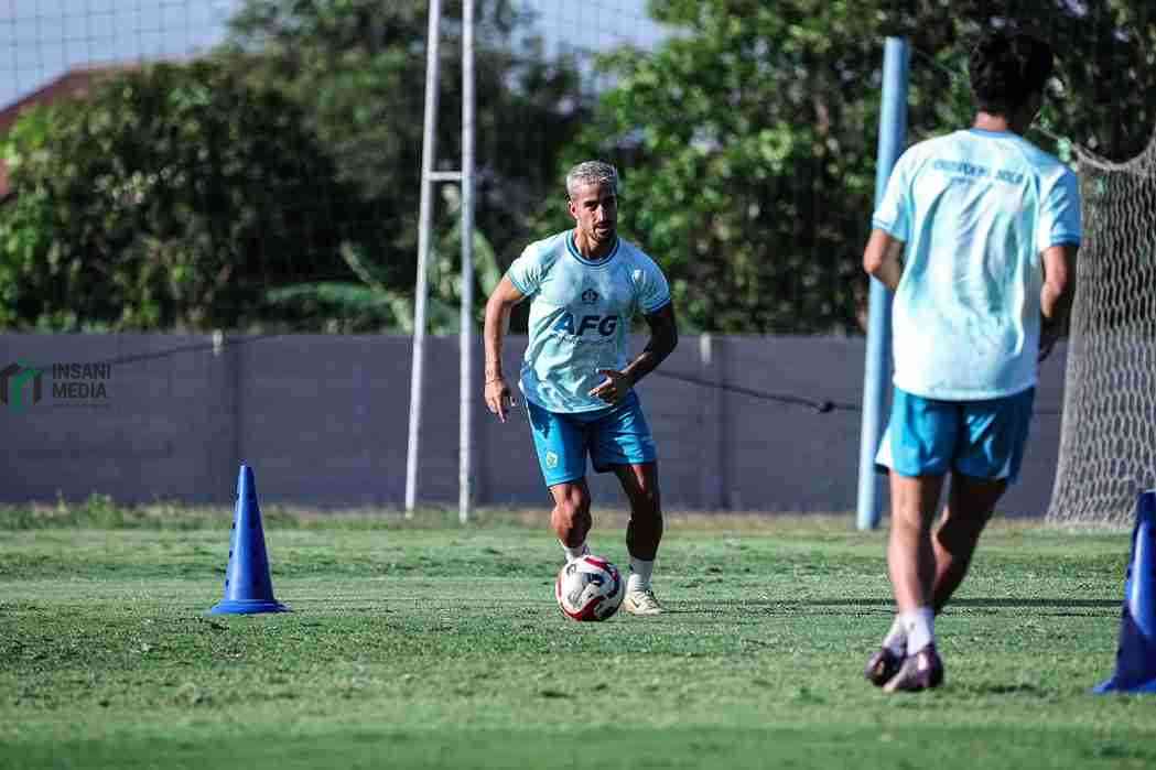 Persik Kediri Tingkatkan Intensitas Latihan Jelang Super League 2026/2027 Pemain Persik Kediri Mulai Intensif Latihan Menjelang Super League