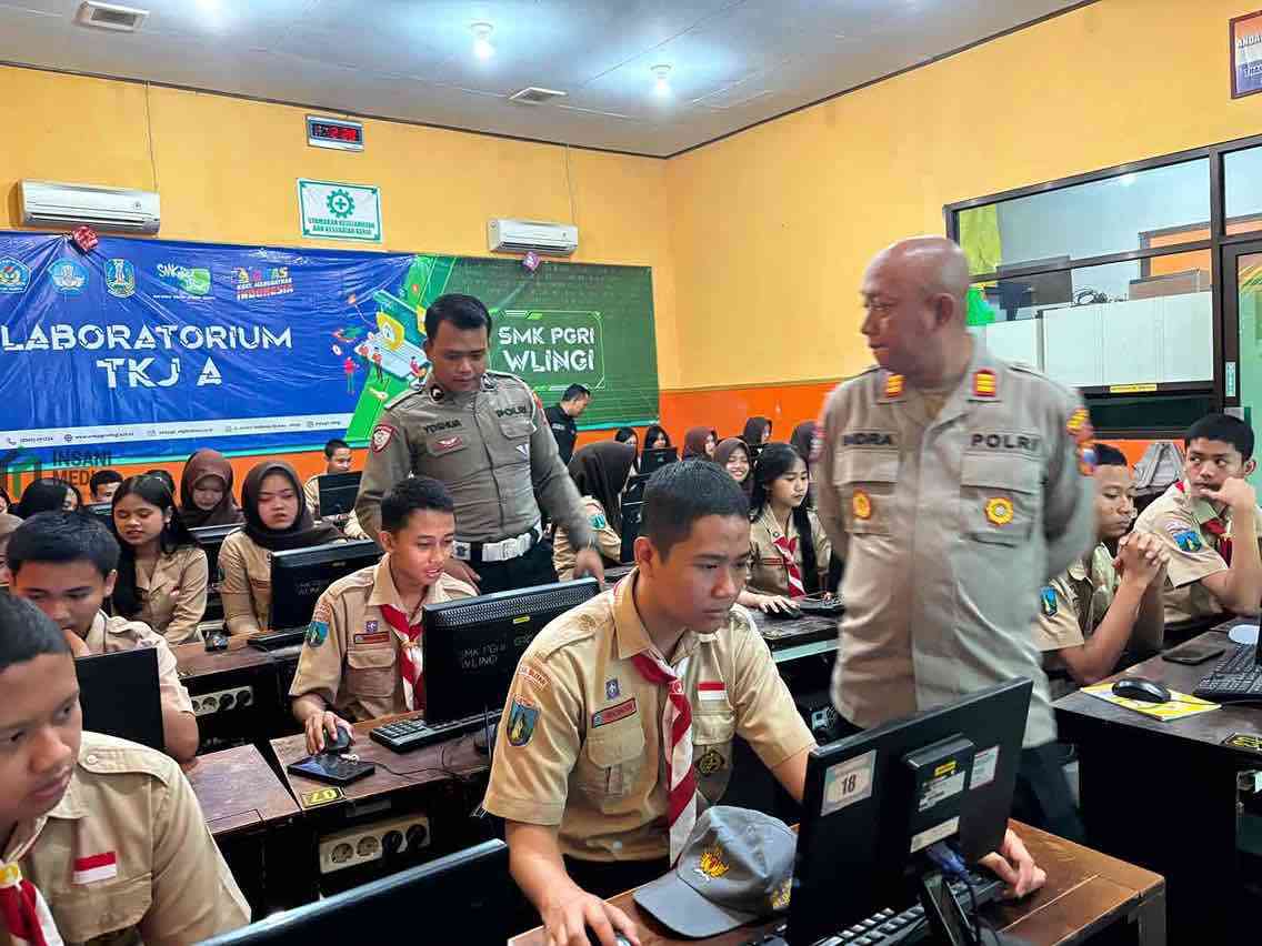 Polres Blitar Memberikan Pelatihan Artificial Intellegence AI pada Puluhan Pelajar