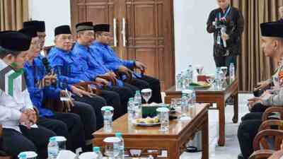 Pondok Pesantren Ponpes Wali Barokah Kediri menerima kunjungan silaturahmi Kapolres Kediri Kota AKBP Kresno Wisnu Putranto