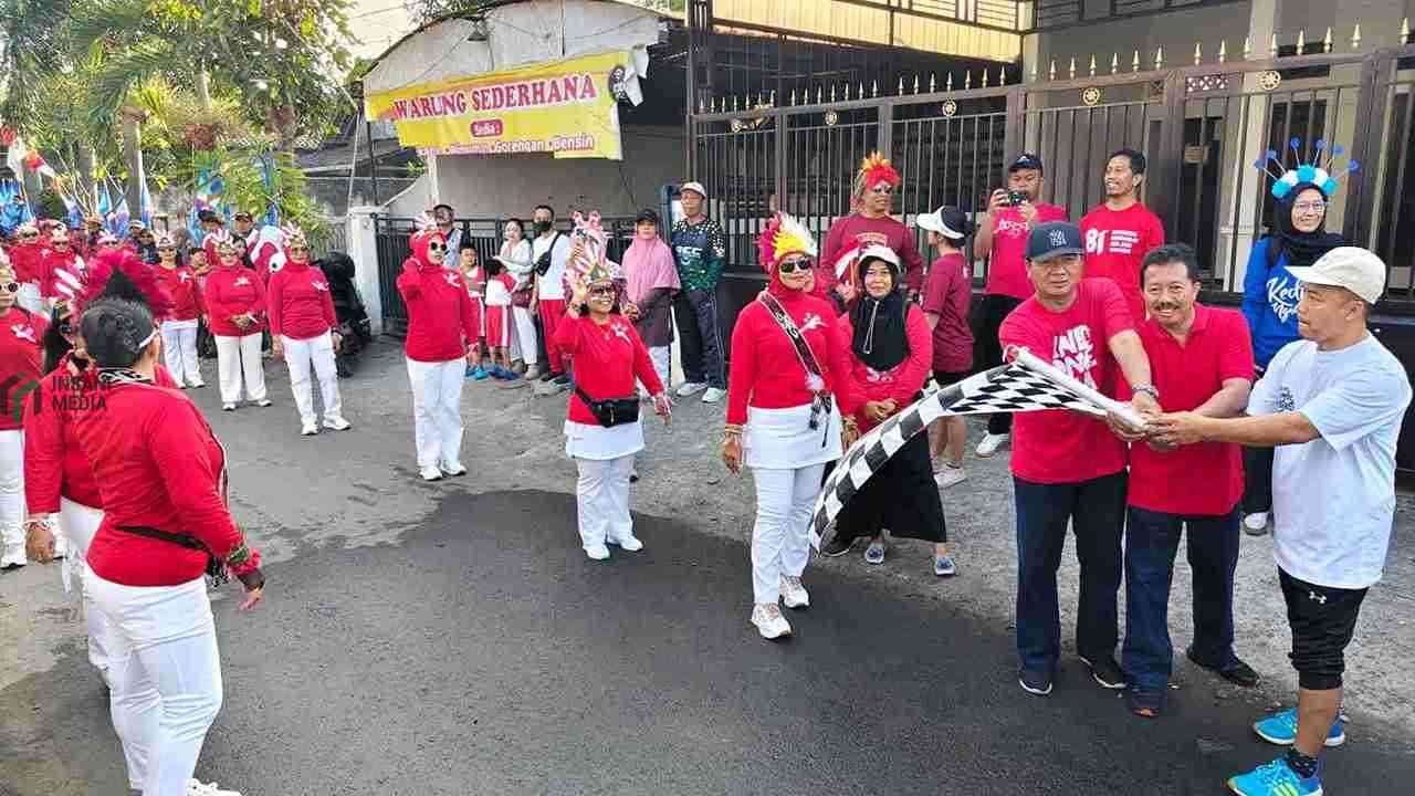 HUT ke-25 Partai Demokrat, Ratusan Hadiah Meriahkan Jalan Sehat di Kota Kediri Ratusan Peserta Mengikuti Jalan Sehat HUT ke 25 Partai Demokrat di Kota Kediri
