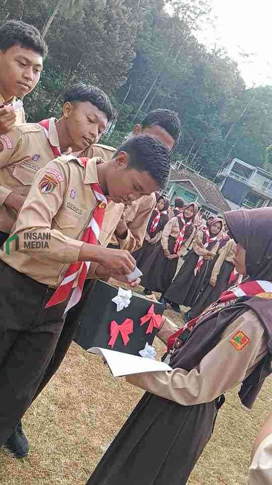 SMP Negeri 24 Purworejo Menulis Surat untuk Cita Cita Masa Depan Mereka