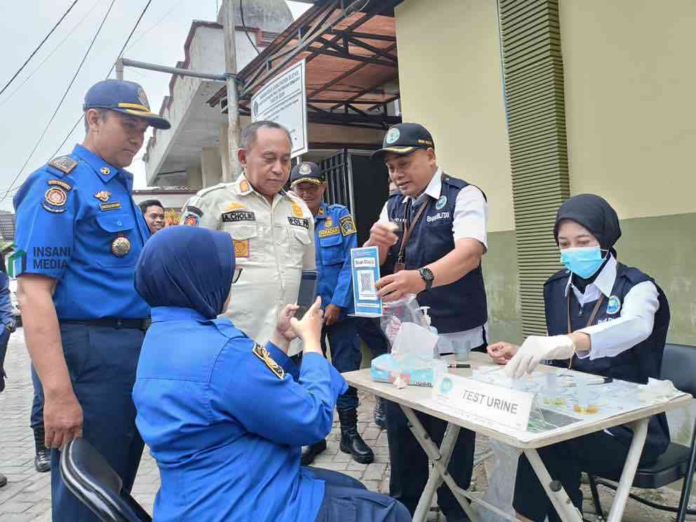 Satpol PP dan Damkar Kabupaten Blitar Menjalani Tes Urine