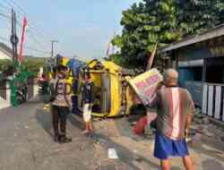 Sopir Hilang Fokus, Truk Sound System Tabrak Tembok SD di Ponggok, Blitar, Begini Kondisinya
