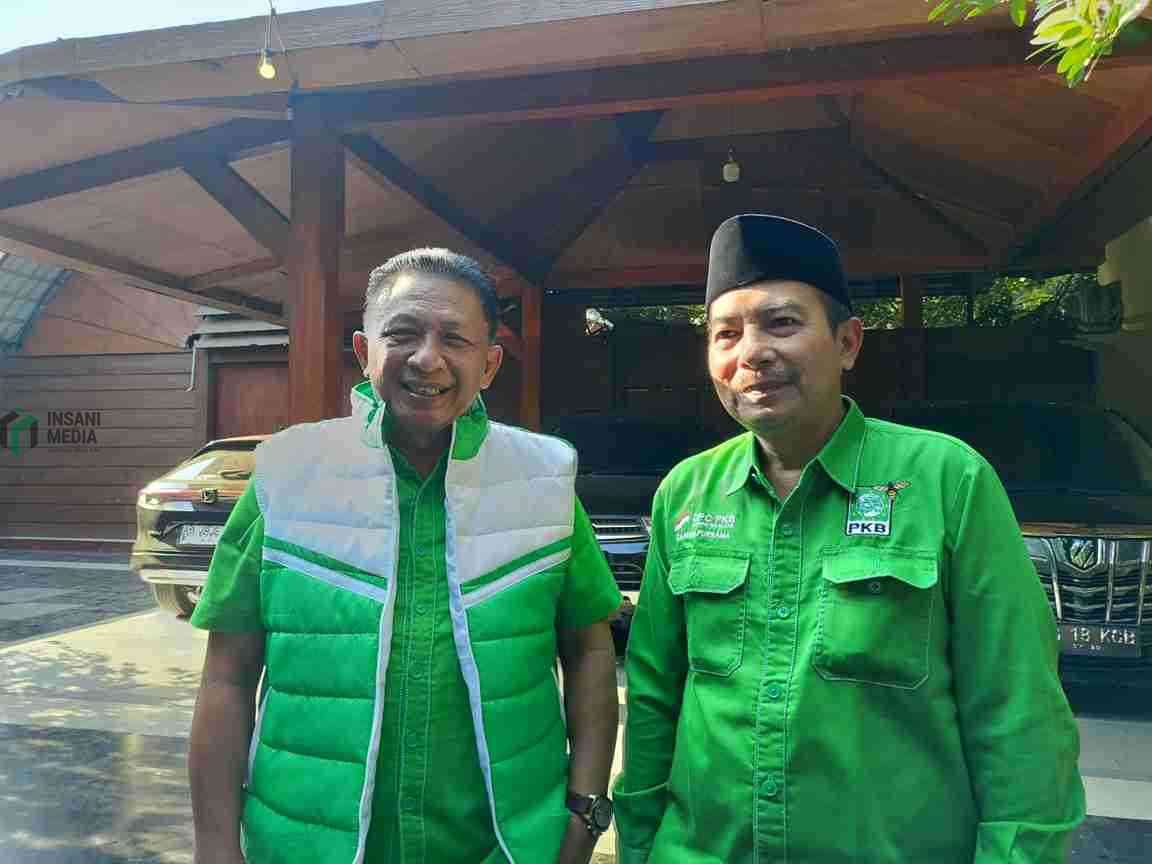 Wakil Sekretaris Fraksi PKB DPRD Kabupaten Blitar Candra Purnama dan Anggotanya Marhaenis U.W