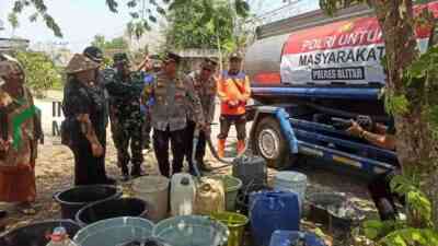 Warga Kalitengah Blitar Kekeringan, Kini Hanya Andalkan Air Kiriman