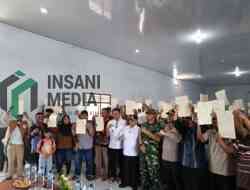Bupati Blitar Serahkan 500 Sertifikat PTSL Targetkan 1.450 Sertifikat