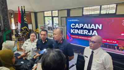 Imigrasi Blitar Raup PNBP Belasan Miliar, Permohonan Paspor Wisata Melonjak