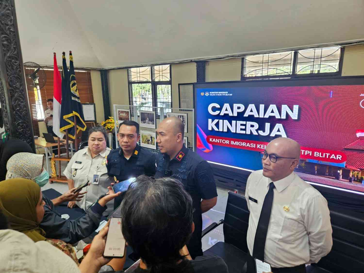 Imigrasi Blitar Raup PNBP Belasan Miliar, Permohonan Paspor Wisata Melonjak Imigrasi