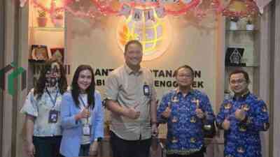 Jajaran BRI Trenggalek bersama rombongan saat berkunjung ke BPN