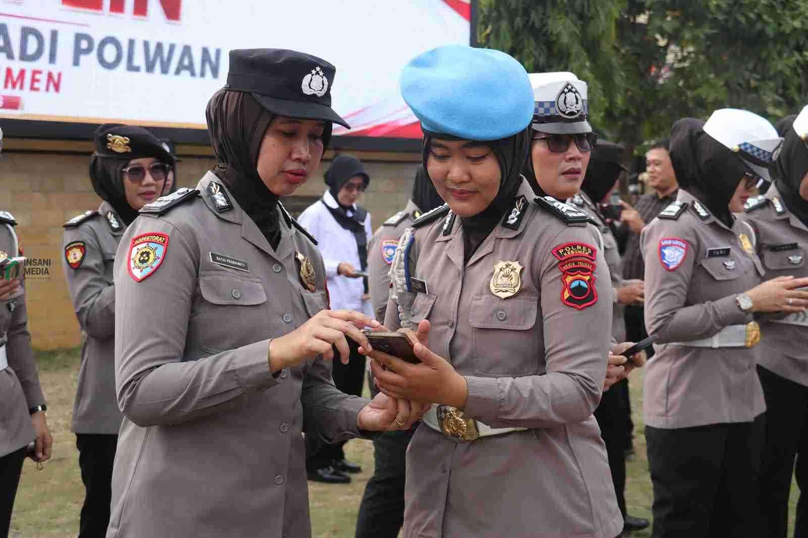 Tingkatkan Gaktibplin Jelang HUT Polwan, Polres Kebumen Periksa 35 Personel Jelang HUT Polwan Polres Kebumen Periksa Polwan untuk TIngkatkan Gaktibplin
