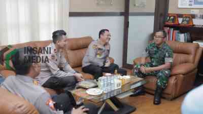 Kapolres Blitar AKBP Ardy Zul Hasbih Nasution didampingi para Pejabat Utama PJU Polres Blitar melaksanakan silaturahmi dengan Komandan Kodim 0808 Blitar Letkol Inf Virlani Arudyawan