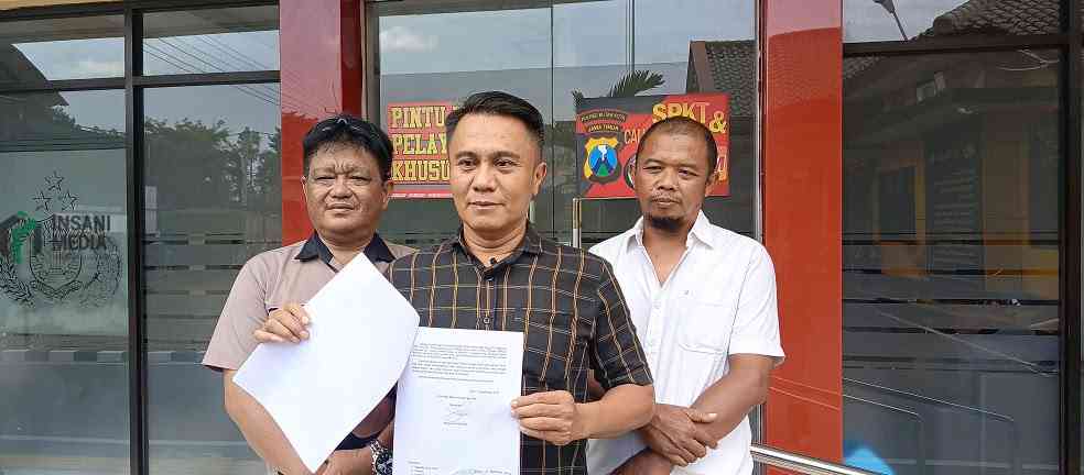 GMB Laporkan Dugaan Pelibatan Pelajar dalam Aksi Demo KONI Kota Blitar Koordinator GMB Maryono Setyo Budi Usai Laporan ke Kepolisi Dugaan Demo KONI Kota Blitar Libatkan Anak di Bawah Umur