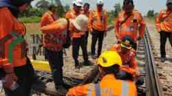 PT KAI Daop 7 Madiun Memeriksa Perlintasan Kereta Api Kediri Tulungagung