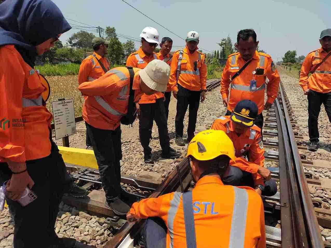 Tingkatkan Keselamatan, KAI Daop 7 Madiun Periksa Perlintasan Kereta Api Kediri-Tulungagung PT KAI Daop 7 Madiun Memeriksa Perlintasan Kereta Api Kediri Tulungagung