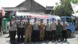 Kemarau Panjang, Polres Blitar Dropping 20.000 Liter Air Bersih untuk Warga Wates Polres Blitar Dropping Air Bersih untuk Warga Kecamatan Wates yang Terdampak Kemarau Panjang