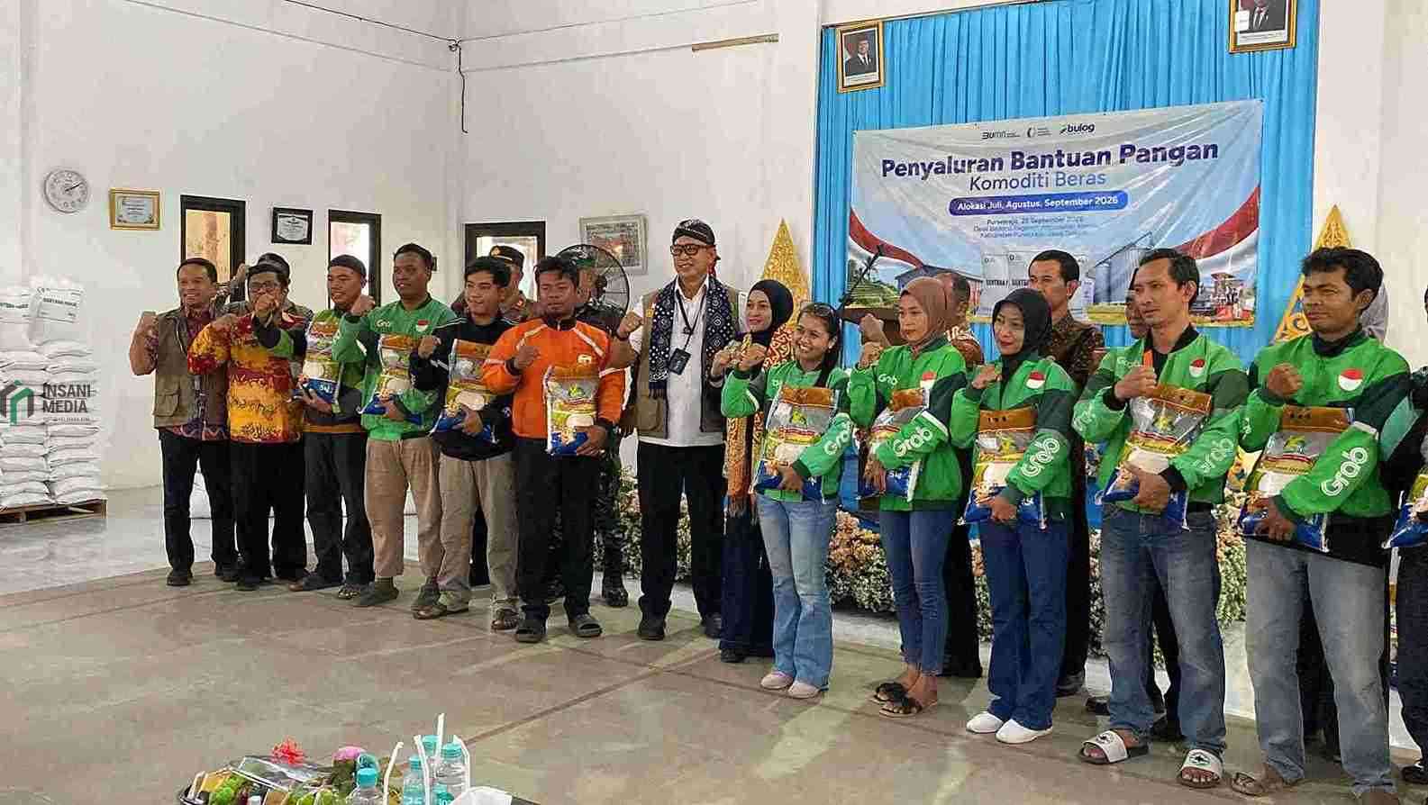 Ribuan keluarga penerima manfaat KPM di Kabupaten Purworejo mulai menerima bantuan pangan berupa beras 1
