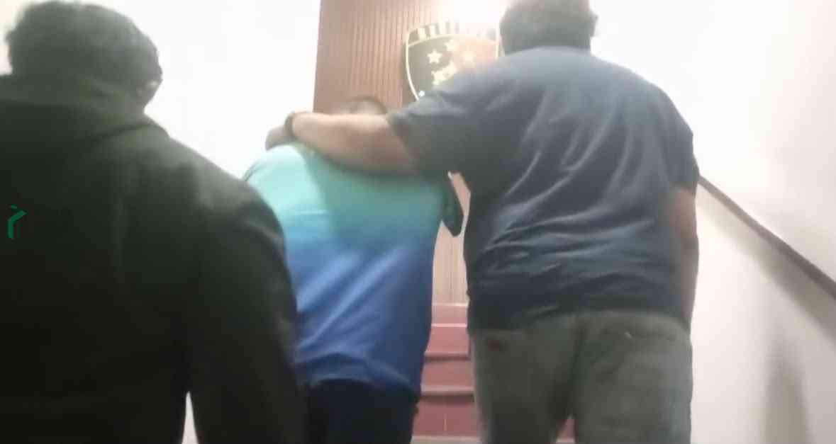 Sopir Pribadi Diduga Gasak Uang Majikan saat Korban Tengah Belanja, Rp23 Juta Raip Satreskrim Polres Blitar Kota Mengamankan AS 49 Sopir Pribadi yang Diduga Embat Uang Majikan Rp23 Juta