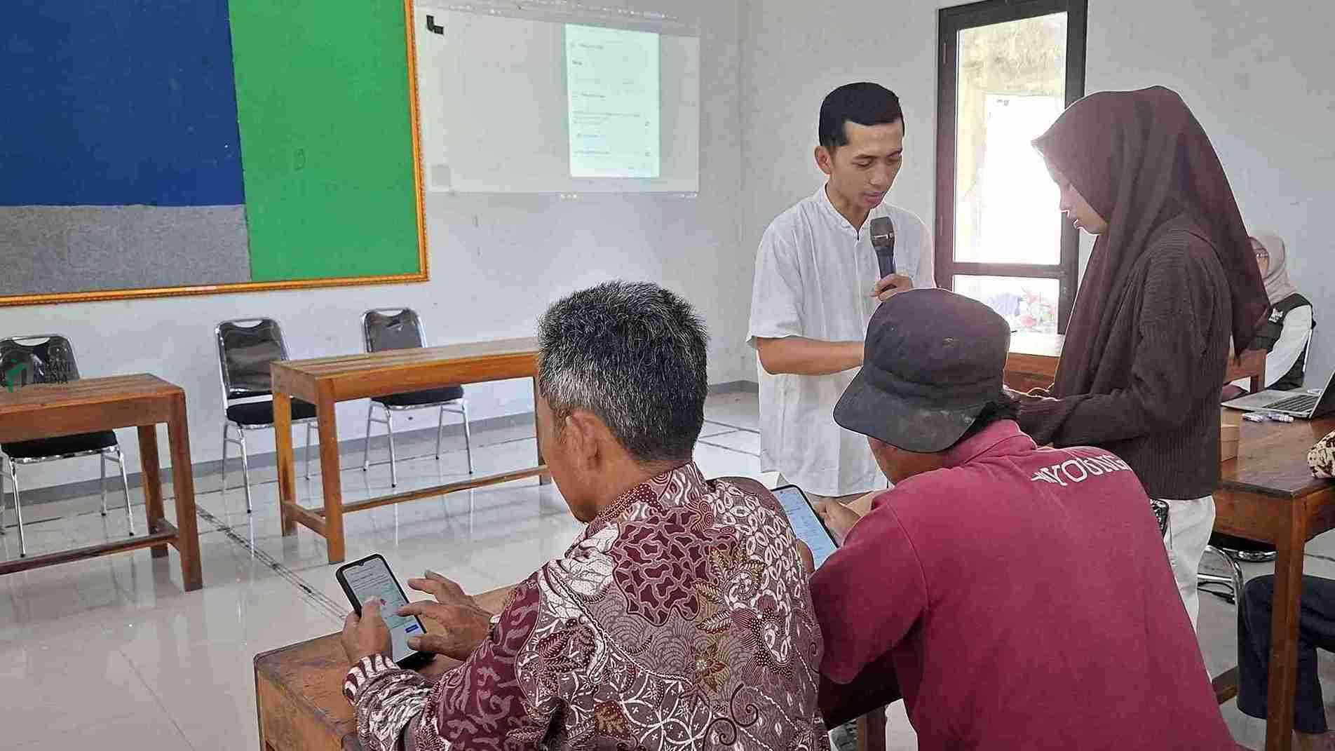 UMNU Kebumen Ajarkan Digital Marketing pada Warga Sendangdalem untuk Perluas Pasar Universitas Maarif Nahdlatul Ulama UMNU Kebumen Mengajarkan Digital Marketing untuk Warga Desa Sendangdalem Kecamatan Padureso Kabupaten Kebumen