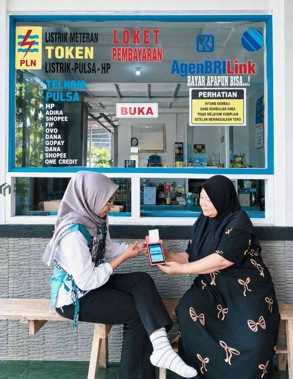 Bertransformasi Dari Loket Listrik, Toko Samini Nganjuk Kini Sukses Jadi Pusat Transaksi Keuangan Desa WhatsApp Image 2026 09 25 at 21.00.36