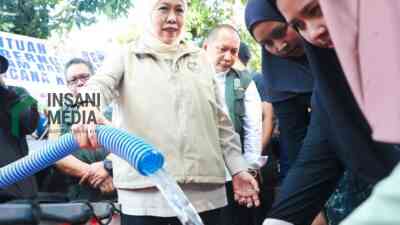 Gubernur Khofifah Salurkan Bantuan Air Bersih 45 Tandon dan 500 Jeriken untuk 19.837 Warga Terdampak Kekeringan di Pasuruan