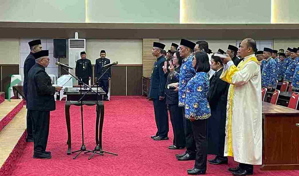 Bupati Blitar Rijanto Mengambil Sumpah Jabatan 120 Pejabat di Lingkup Pemerintah Kabupaten Blitar