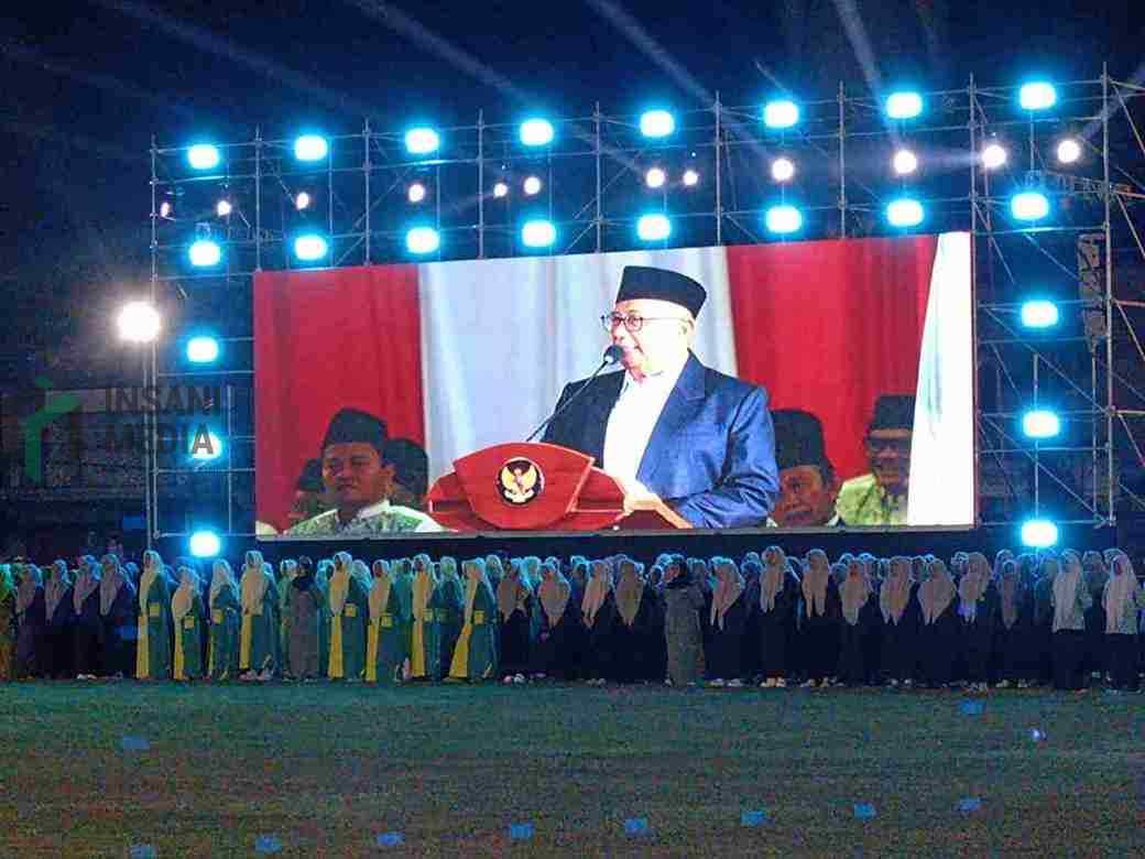 Peringati Hari Santri 2026, Bupati Blitar Rijanto Ajak Santri Blitar Lanjutkan Semangat Resolusi Jihad Bupati Blitar Rijanto saat Hadir di Puncak Peringatan Hari Santri Nasional HSN 2026 di Alun alun Kanigoro