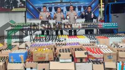 5.385 Botol Miras Ilegal Disita Polrestabes Surabaya