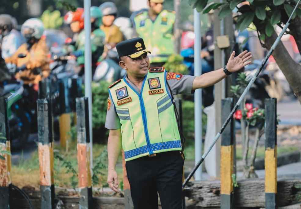 Kapolda jatim irjen dekananto