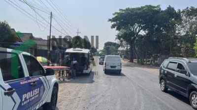 Truk Mitsubishi dan Kawasaki Ninja Terlibat Kecelakaan di Talun, Blitar Dua Remaja Luka-luka