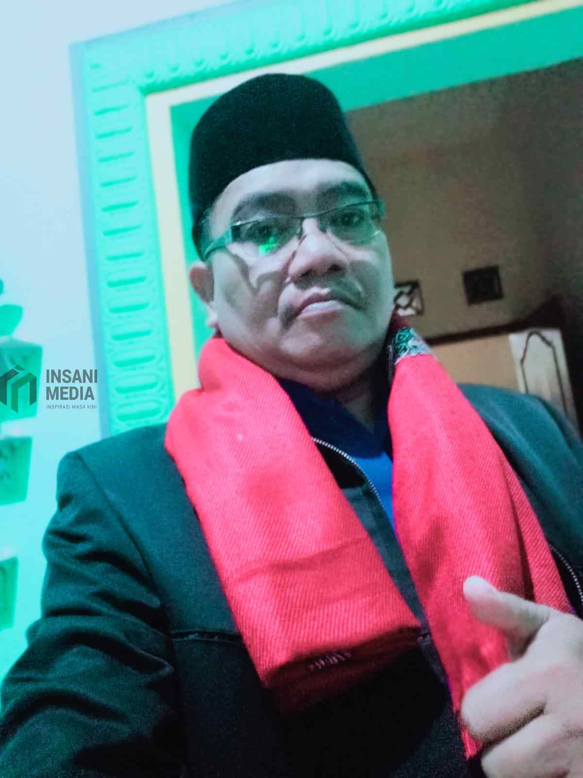 SANTRI MENGUATKAN NEGERI: DARI RESOLUSI JIHAD MENUJU RESOLUSI PERADABAN INDONESIA EMAS Lutfillah