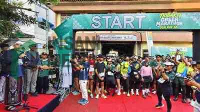 Para Peserta Mengikuti Tri Bakti Green Marathon Fun Run 5K Universitas Islam Tribakti Lirboyo Kediri