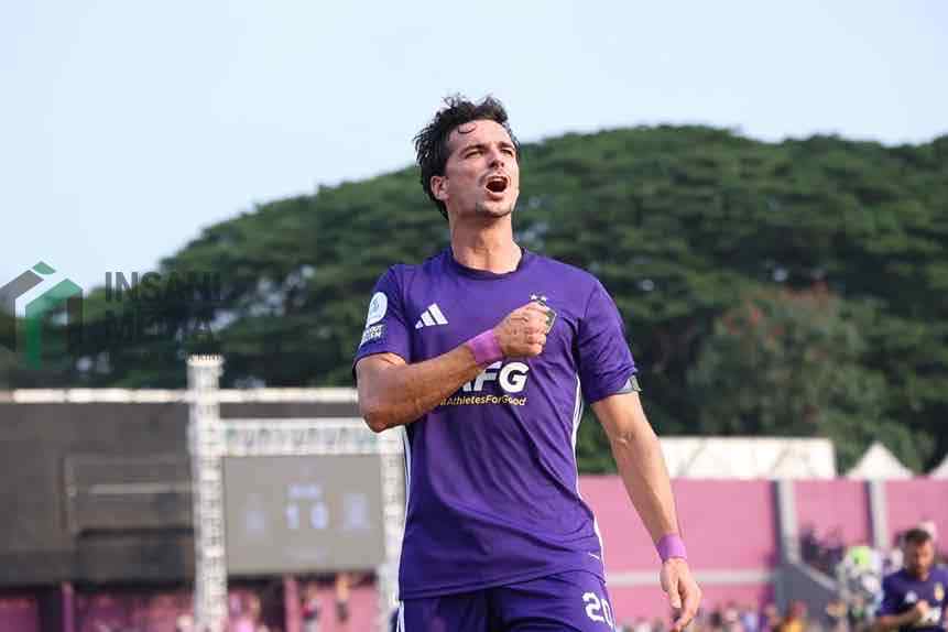 Pemain Persik Kediri Barbosa Merayakan Golnya ke Gawang Madura United di Stadion Brawijaya Kediri