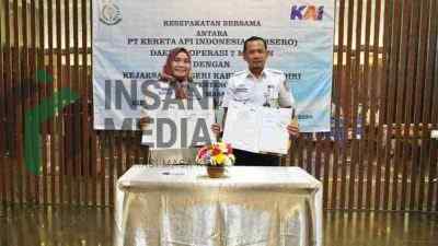 Vice President VP AI Daop 7 Madiun Ali Afandi K dan Kejari Kediri Dr. Ismaya Hera Wardanie S.H. M.Hum . Kerjasama Pengamanan Aset Negara