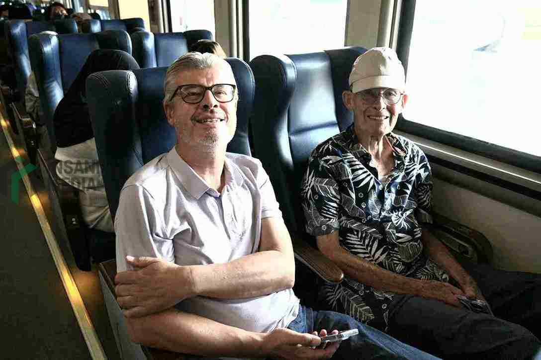 WNA Penumpang Kereta Api