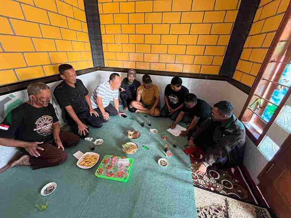 Warga Desa Ngadirenggo Kecamatan Wlingi Kabupaten Blitar Galang Dukungan Terhadap Peternakan Susu Greenfield
